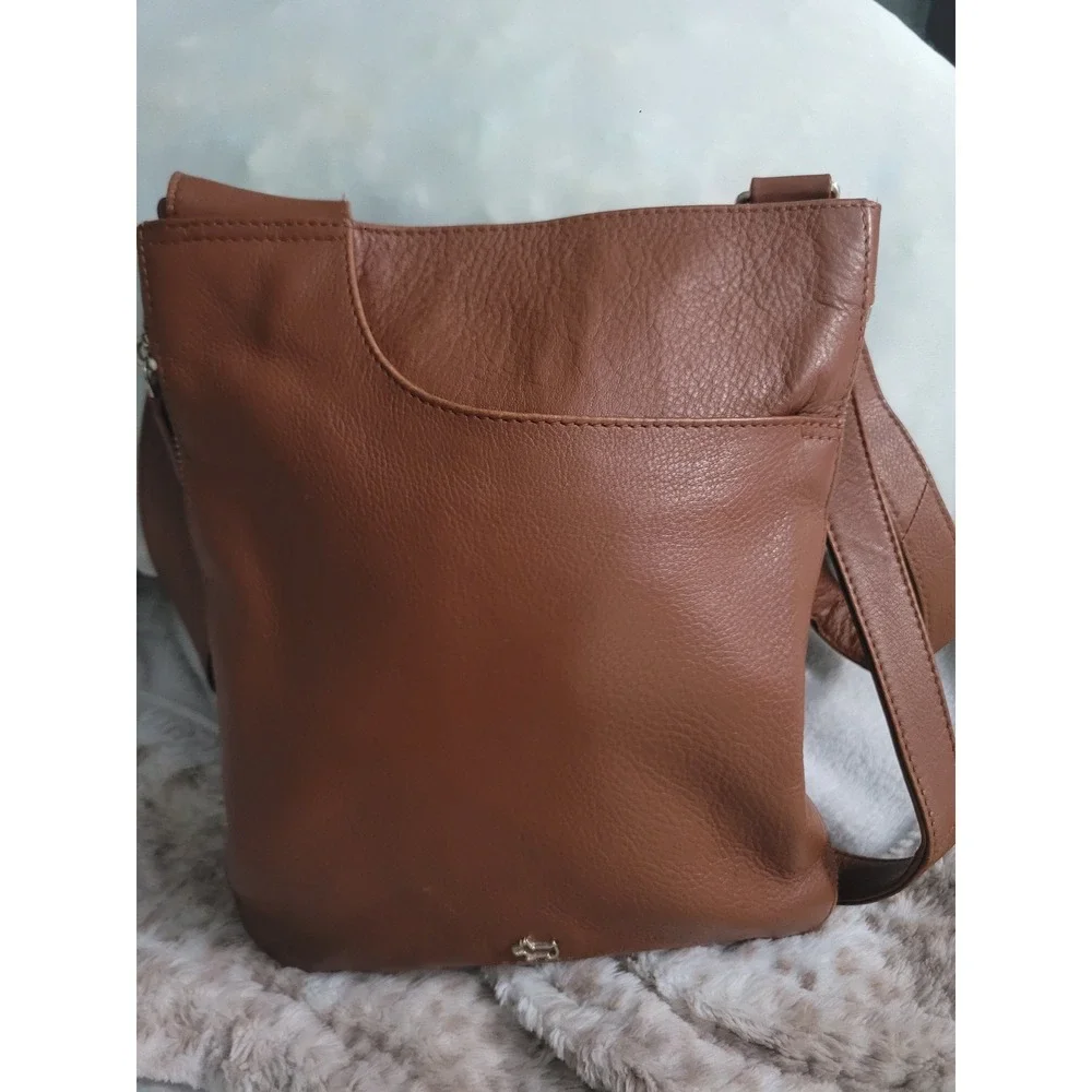 Radley London Tan Brown Pebbled Leather Crossbody Bag Messenger Scottie Dog Logo